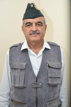 Major General Suresh Khajuria (Retd) is AAP’s candidate for the Gurdaspur Lok Sabha bypoll. (Pradeep Pandit/HT) Major General Suresh Khajuria (Retd) is AAP’s candidate for the Gurdaspur Lok Sabha bypoll. (Pradeep Pandit/HT)
