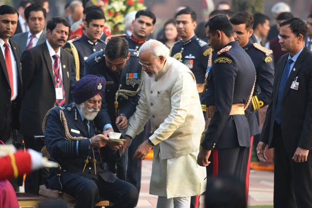 Prime Minister Narendra Modi met Marshal of the Indian Air Force Arjan Singh during the At Home at president house in New Delhi, India. (Raj K Raj/ HT Photo)