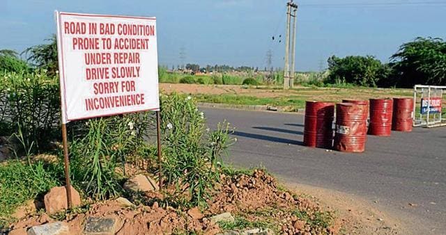 A part of the stretch cordoned off for repair work on Saturday. (Sikander Singh/HT)