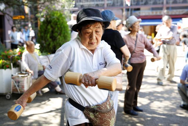 A large number of senior citizens in Japan are engaged in part-time or contractual work. (Toru Hanai/Reuters)