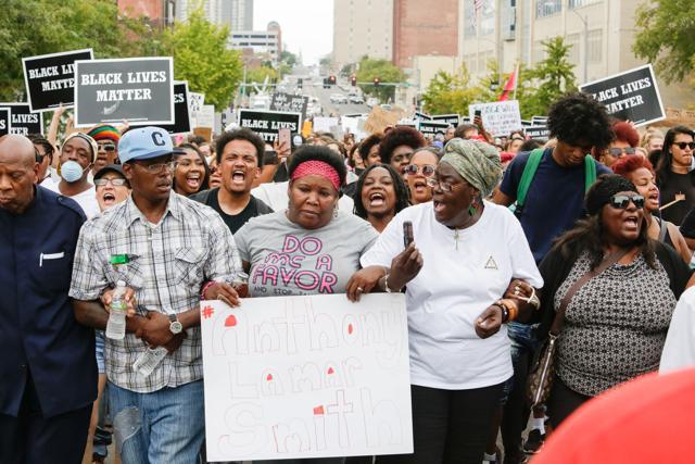 Anthony Lamar Smith's mother, Annie, walks with family and protesters during a peaceful rally after the not guilty verdict in the murder trial of Jason Stockley, a former St. Louis police officer charged with the 2011 shooting of Smith, in St. Louis, Missouri, US September 17, 2017. (REUTERS) Anthony Lamar Smith's mother, Annie, walks with family and protesters during a peaceful rally after the not guilty verdict in the murder trial of Jason Stockley, a former St. Louis police officer charged with the 2011 shooting of Smith, in St. Louis, Missouri, US September 17, 2017. (REUTERS)