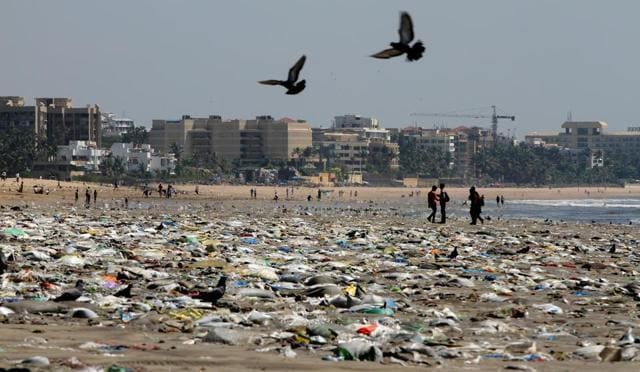 Garbage at Versova beach (HT File)