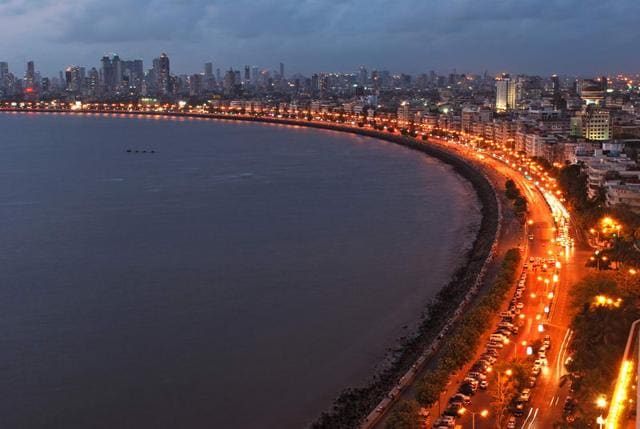 The Queen’s Necklace, Marine Drive in Mumbai. (HT Photo) The Queen’s Necklace, Marine Drive in Mumbai. (HT Photo)