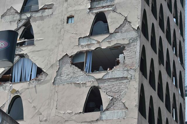 Picture of the damages caused on a building by a powerful quake in Mexico City. (AFP Photo)