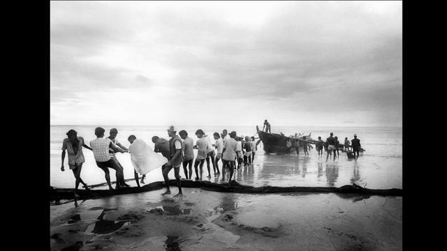 Baga Beach, Goa #3, 1982 (Courtesy Tasveer/ © Karan Kapoor) Baga Beach, Goa #3, 1982 (Courtesy Tasveer/ © Karan Kapoor)