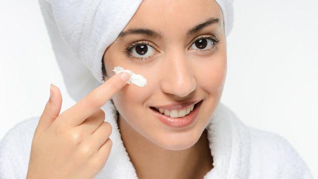 If you have dry skin, use a creamy cleanser. (Shutterstock) If you have dry skin, use a creamy cleanser. (Shutterstock)