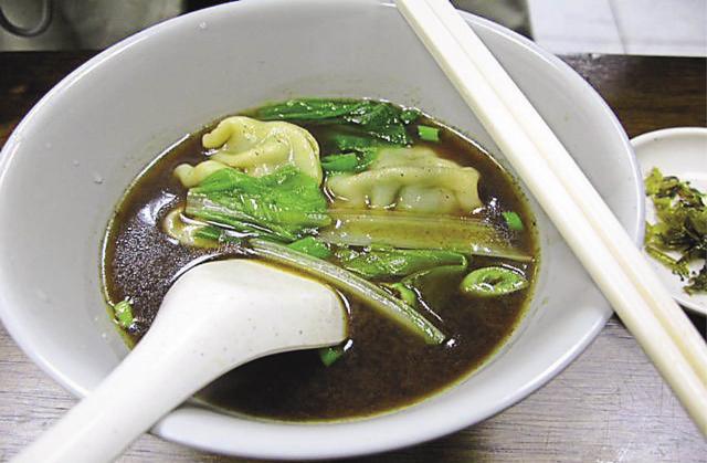 Savour a bowl of soup dumplings filled with pork or shrimp dipped in vinegar soy sauce at Din Tai Fung, Taipei (Rupali Dean) Savour a bowl of soup dumplings filled with pork or shrimp dipped in vinegar soy sauce at Din Tai Fung, Taipei (Rupali Dean)