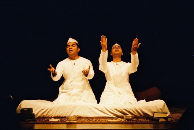 Mahmood Farooqui and Danish Hussain performing Dastangoi. (File Photo) Mahmood Farooqui and Danish Hussain performing Dastangoi. (File Photo)