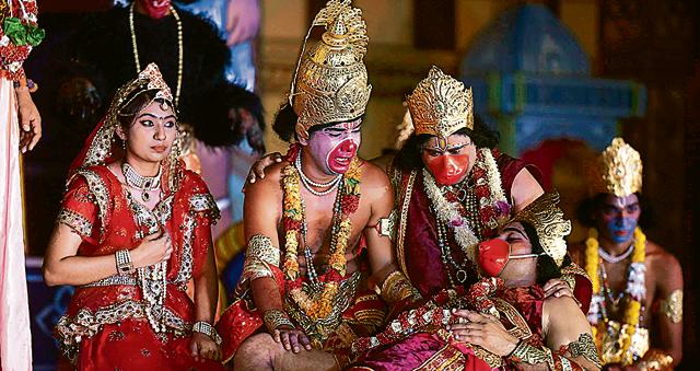 Costumes get special attention now with organisers hiring designers from Bollywood. (Raj K Raj/HT PHOTO) Costumes get special attention now with organisers hiring designers from Bollywood. (Raj K Raj/HT PHOTO)