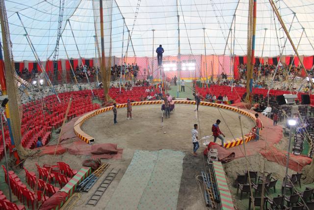Only about 200 people listlessly watch the evening show by Asiad Circus, though the show has a seating capacity of 2,000 (Manoj Sharma/HT Photo)