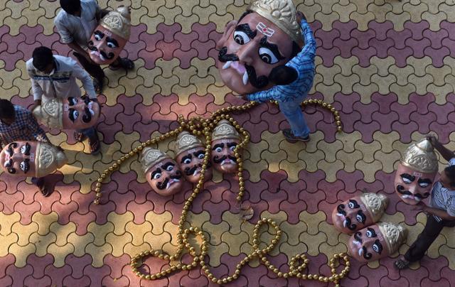 Ravana’s 10 heads are believed to signify the 6 Shastras and 4 Vedas, symbolic of his acumen and knowledge as a Brahmin. (Pratham Gokhale / HT Photo)