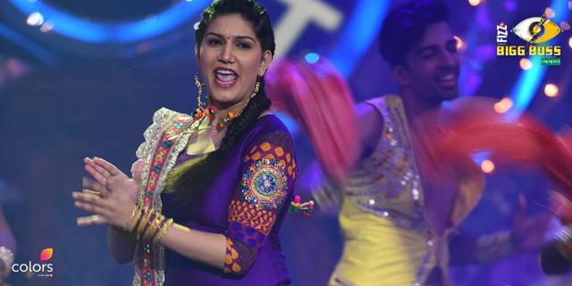 Sapna performs on Bigg Boss 11 stage. Sapna performs on Bigg Boss 11 stage.