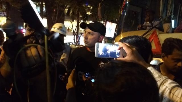 Chile coach Hernan Caputo was forced to hold his press conference on a sidewalk. (HT Photo) Chile coach Hernan Caputo was forced to hold his press conference on a sidewalk. (HT Photo)