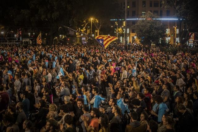 Independence supporters gather in Barcelona's main square, Spain. (AP Photo) Independence supporters gather in Barcelona's main square, Spain. (AP Photo)