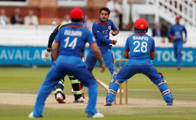 Afghanistan's Rashid Khan attempts to run out MCC's Shivnarine Chanderpaul at Lord’s in July this year. (Action Images via Reuters)