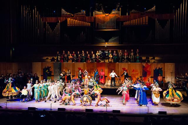 A dance performance at the Independence Gala 2017 show at Southbank Centre in London on October 4, 2017. (HT Photo) A dance performance at the Independence Gala 2017 show at Southbank Centre in London on October 4, 2017. (HT Photo)