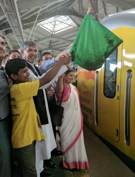 Kailash Satyarthi with campaign volunteers.