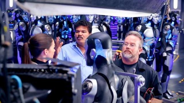 Shankar and Amy Jackson on the sets 2.0 (YouTube)