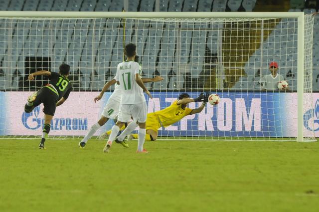 Mexico could have taken all three points if it was not for Iraq goalie Ali Ibadi who made some smart saves (HT PHOTO) Mexico could have taken all three points if it was not for Iraq goalie Ali Ibadi who made some smart saves (HT PHOTO)