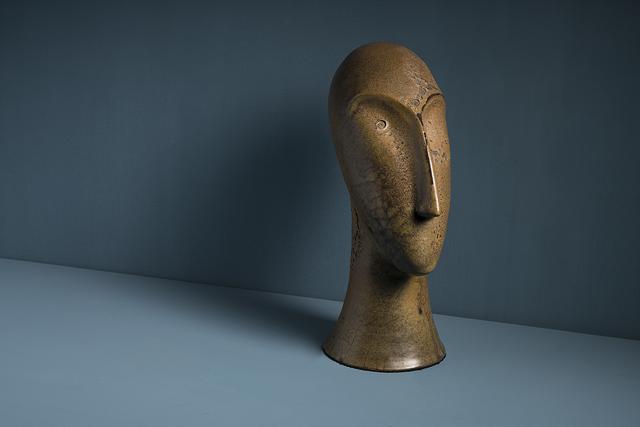 Ceramic art is not limited to pottery alone, but also includes clay models. Ceramic art is not limited to pottery alone, but also includes clay models.