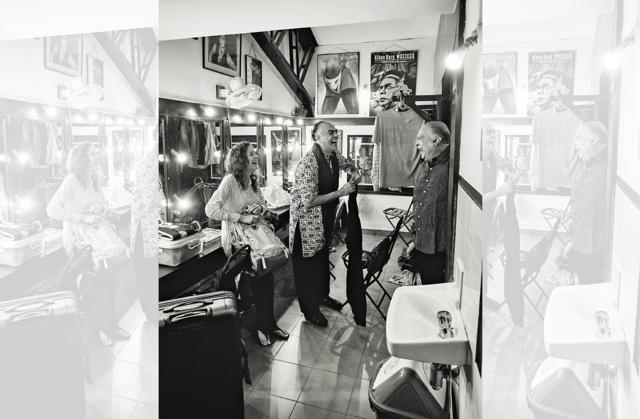 25 years on, the three Ragers still continue to bring the house down with their mirth and they don’t miss any opportunity to pull one another’s leg. “We disagree now more than we did when we started off!” smiles Rajat (Prabhat Shetty)