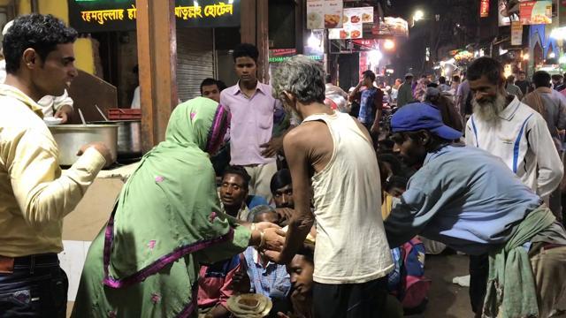 You will find a row of poor people sitting outside the restaurant. Anybody who wants to feed the needy can enter the eatery and buy food packets worth Rs 20. You will find a row of poor people sitting outside the restaurant. Anybody who wants to feed the needy can enter the eatery and buy food packets worth Rs 20.