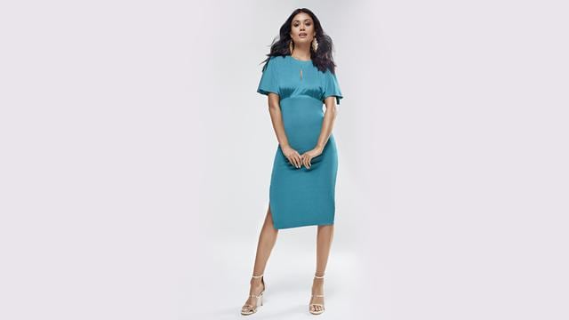 Make cape sleeves your best friend this Diwali, and see all the heads turn. (KOOVS.COM)