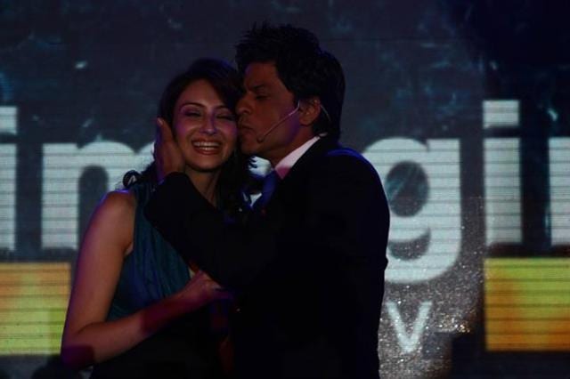 With SRK on the sets of Zor Ka Jhatka Total Wipeout. (Instagram) With SRK on the sets of Zor Ka Jhatka Total Wipeout. (Instagram)