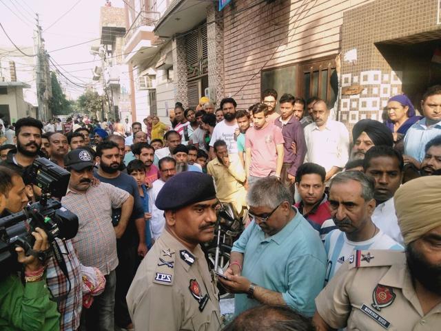 Police at the crime spot in Ludhiana on Tuesday. (HT Photo) Police at the crime spot in Ludhiana on Tuesday. (HT Photo)