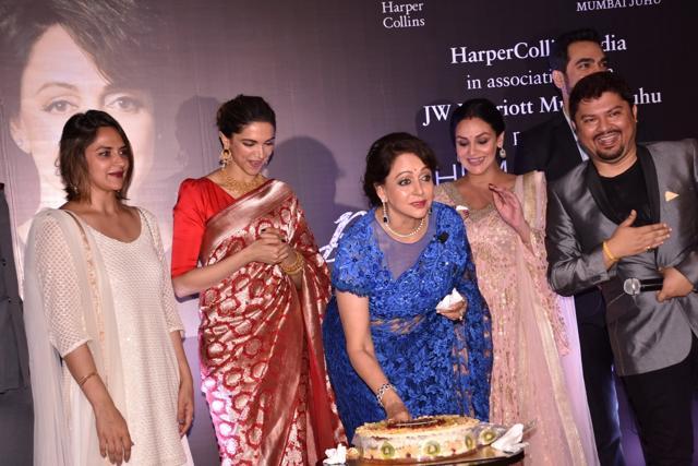 Dharmendra's daughter Ahana Deol, Deepika Padukone, Hema Malini and Esha Deol with her husband Bharat Takhtani with writer Ram Kamal Mukherjee. (IANS)