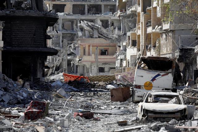 A view of a part of downtown Raqqa after it was liberated from the Islamic State militants, in Raqqa, Syria October 17, 2017. Picture taken October 17, 2017. (Reuters Photo) A view of a part of downtown Raqqa after it was liberated from the Islamic State militants, in Raqqa, Syria October 17, 2017. Picture taken October 17, 2017. (Reuters Photo)