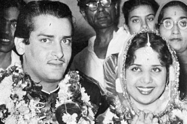 Shammi Kapoor tied the knot with Geeta Bali on 24 August 1955. Shammi Kapoor tied the knot with Geeta Bali on 24 August 1955.