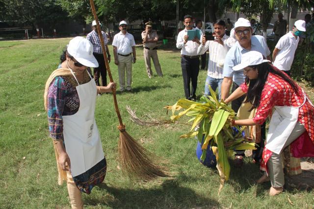Members of PFWS during the swachhta drive organised from October 2 to 5. Members of PFWS during the swachhta drive organised from October 2 to 5.