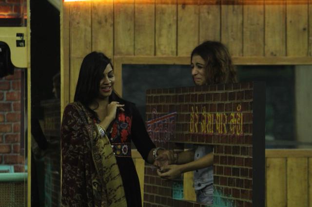 Arshi and Benafsha during the friendship task. Arshi and Benafsha during the friendship task.