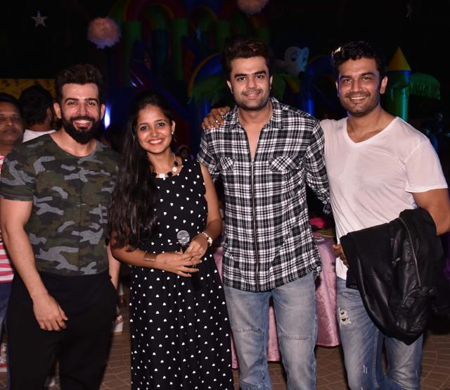 Maniesh Paul and Sharad Kelkar also attended the party.