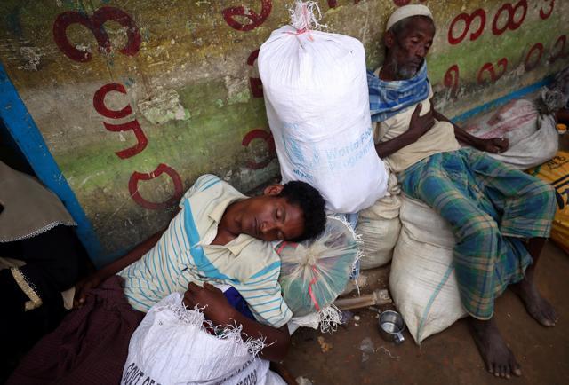 Rohingya refugees who crossed the border from Myanmar this week take shelter at the Seagull Primary School in Kutupalong refugee camp in Cox's Bazar, Bangladesh. (Reuters) Rohingya refugees who crossed the border from Myanmar this week take shelter at the Seagull Primary School in Kutupalong refugee camp in Cox's Bazar, Bangladesh. (Reuters)
