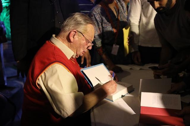 Ruskin Bond signing copies of his books for fans at Penguin Fever. (Penguin Random House) Ruskin Bond signing copies of his books for fans at Penguin Fever. (Penguin Random House)