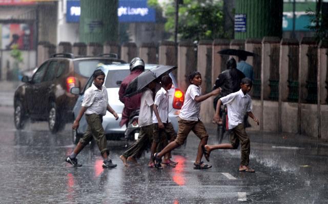 Heavy Rains Bring Chennai To A Halt; Schools, Colleges Remain Closed ...