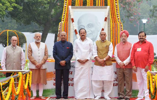 President Ram Nath Kovind, Vice President M Venkaiah Naidu, Prime Minister Narendra Modi, home minister Rajnath Singh, Lt Governor of Delhi, Anil Baijal and the minister of state for housing and urban affairs Hardeep Singh Puri after paying tributes to Sardar Vallabhbhai Patel at Patel Chowk in New Delhi on Tuesday. (PIB Photo) President Ram Nath Kovind, Vice President M Venkaiah Naidu, Prime Minister Narendra Modi, home minister Rajnath Singh, Lt Governor of Delhi, Anil Baijal and the minister of state for housing and urban affairs Hardeep Singh Puri after paying tributes to Sardar Vallabhbhai Patel at Patel Chowk in New Delhi on Tuesday. (PIB Photo)
