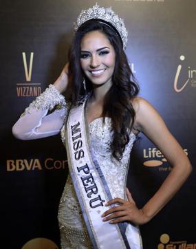 The new Miss Peru 2017, Romina Lozano, on October 29, 2017, at the Municipal Theatre of Lima. (AFP PHOTO / LATINA TELEVISION)
