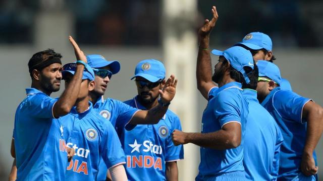 Ashok Dinda, who last played for India in 2013, continued his good show with the ball for Bengal in the Ranji Trophy encounter. (AFP)