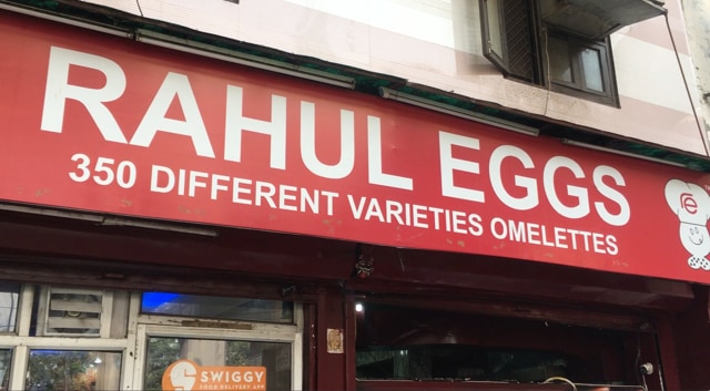 The rates here range between Rs 20 (for two boiled eggs) and Rs 199 (for a host of Jalandhari and other such exotic omelettes). (HT Photo)