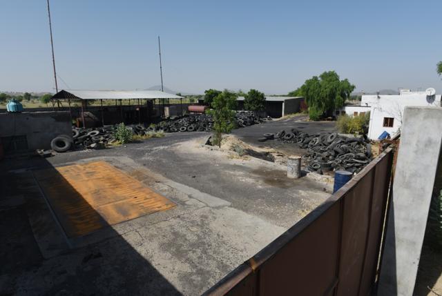 Inside view of the tyre oil factory at Khet Singh Ki Pyaau where stolen crude oil was kept. (Vipin Kumar/HT PHOTO)