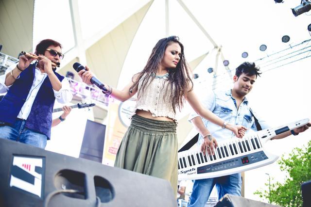 Band Rocknama will shelve a medley of hit Bollywood numbers.