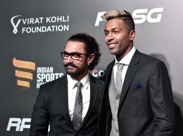 Cricketer Hardik Pandya poses with actor Amir Khan. (Kunal Patil/HT Photo) Cricketer Hardik Pandya poses with actor Amir Khan. (Kunal Patil/HT Photo)