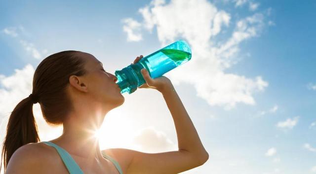 Water should be your choice of beverage for daily drinking. It is important that you carry a bottle of water with you whenever you are going out or exercising. (Shutterstock)