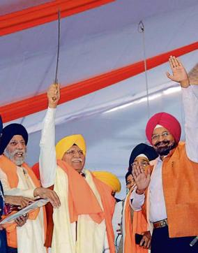Chief minister Manohar Lal Khattar at the closing ceremony of 350th Parkash Utsav of Guru Gobind Singh at Jagadhari in Yamunanagar district on Sunday. (HT Photo) Chief minister Manohar Lal Khattar at the closing ceremony of 350th Parkash Utsav of Guru Gobind Singh at Jagadhari in Yamunanagar district on Sunday. (HT Photo)