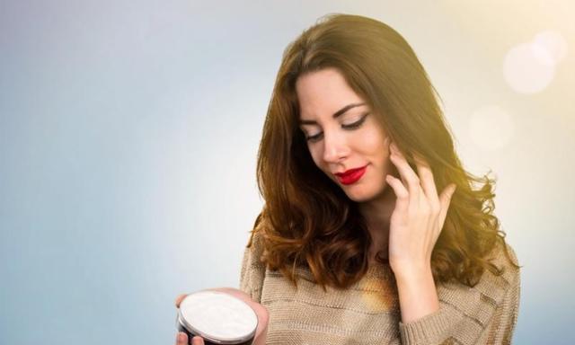 In winter, glycerin plays an important role in healing damaged skin. (Shutterstock) In winter, glycerin plays an important role in healing damaged skin. (Shutterstock)