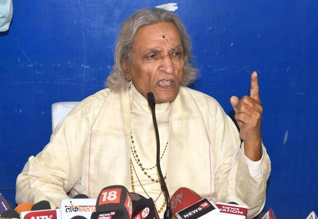 Senior VHP leader Acharya Dharmendra at a press conference in Jaipur on Tuesday. (Prabhakar Sharma/HT Photo) Senior VHP leader Acharya Dharmendra at a press conference in Jaipur on Tuesday. (Prabhakar Sharma/HT Photo)