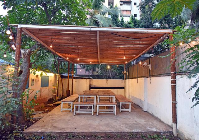 Under a bamboo canopy in the backyard, The Little House often hosts Sunday breakfast sessions. (Satyabrata Tripathy / HT Photo)